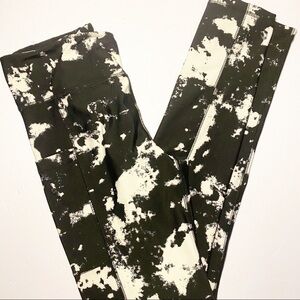 𝅺KIRA Lifestyle Leggings Black White Pattern XS
